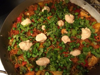 A wok pan of Fideua